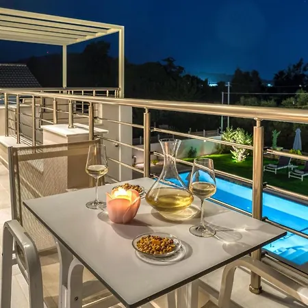 빌라 Debora Kalliteros